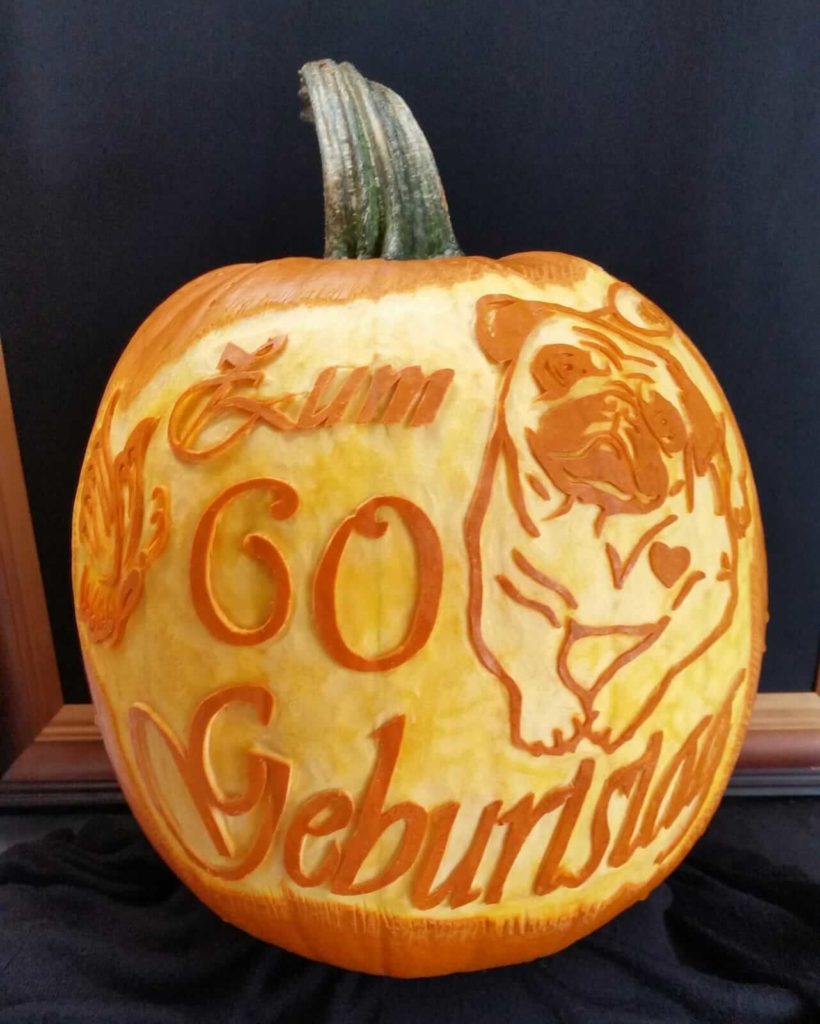 Die Kunst des Kürbis-Carvings Atemberaubende Designs und Techniken