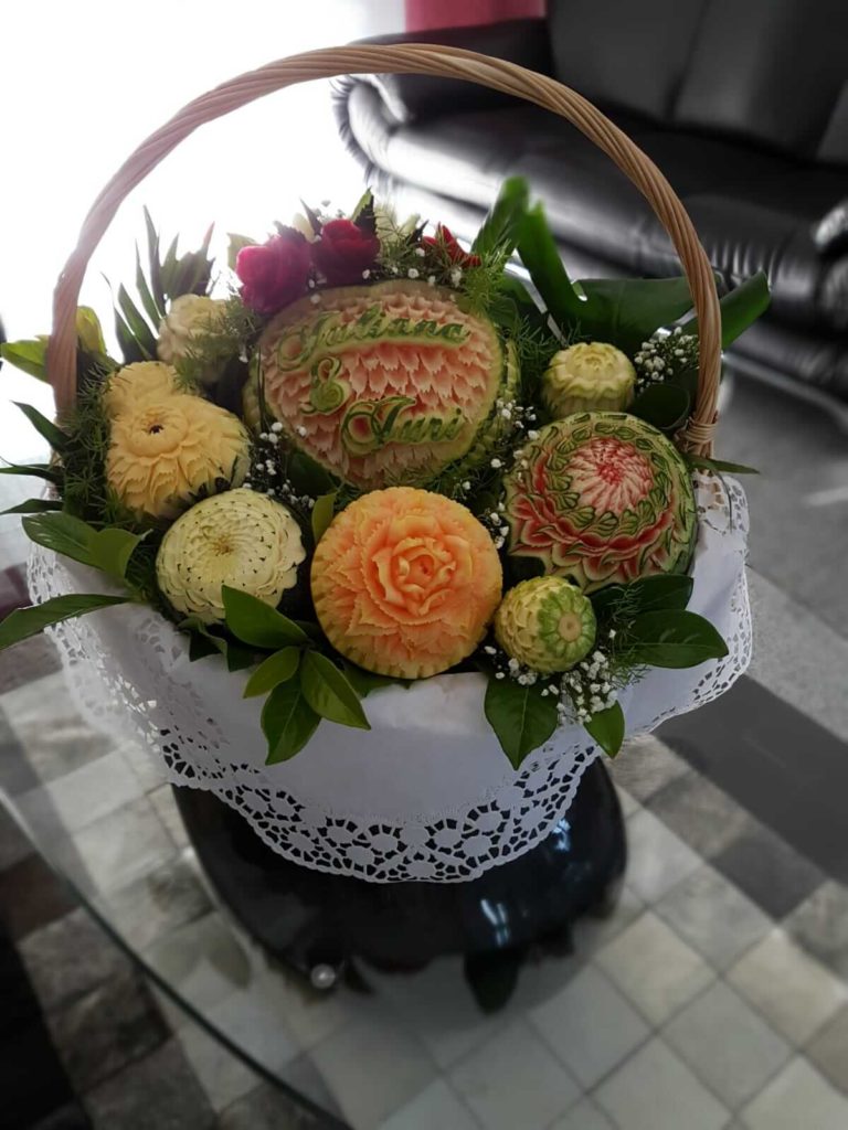 Food Carving Kunstvolle Obstdekorationen