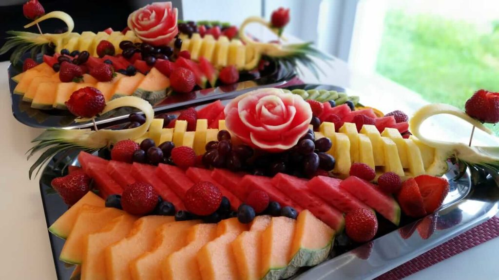 Meisterhaft Geschnitzte Obstdekor auf Platte