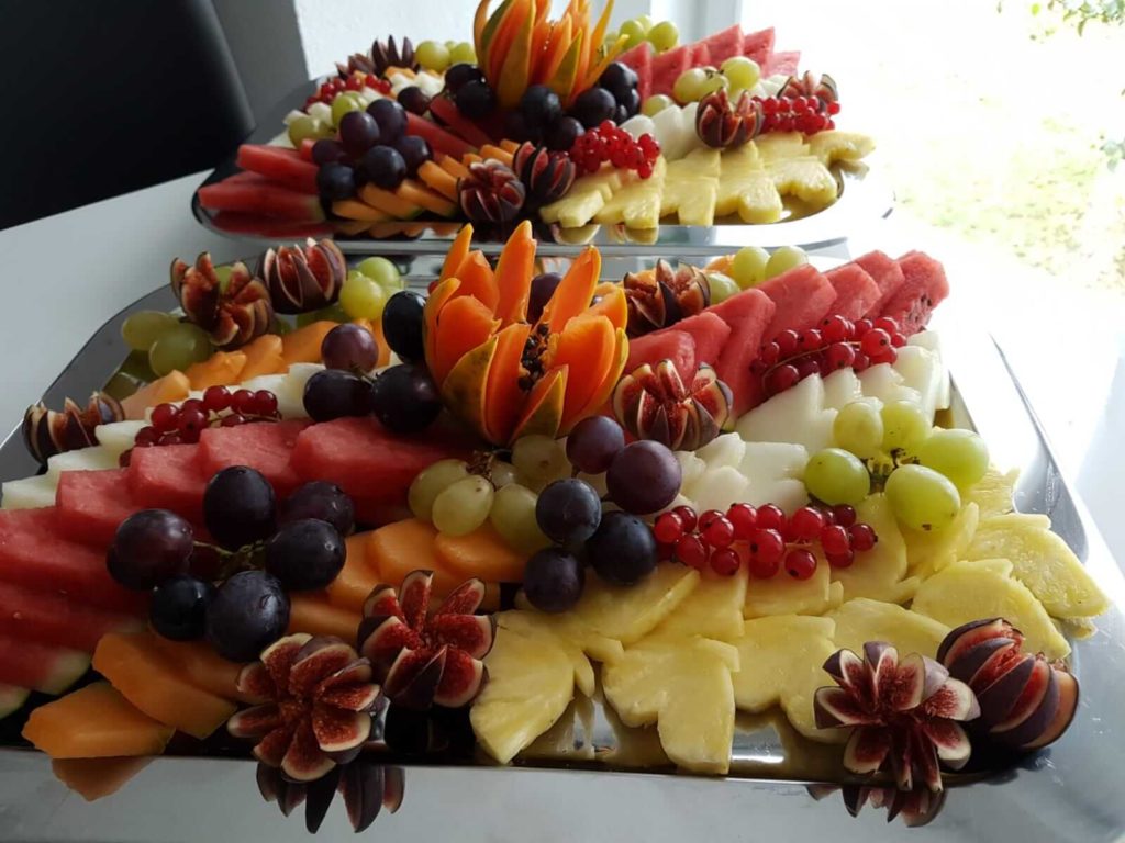 Obstplatte trifft Kunst Handgeschnitzte Meisterwerke