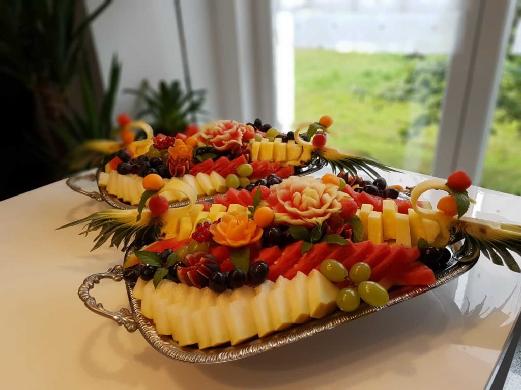 Stilvolle Obstplatte für Empfänge und Events